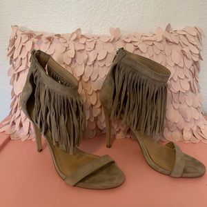 Steve Madden nude fringe heels